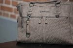 Imagen de Bolsos maternal vegano incluye cambiador y ganchos para el coches