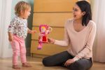 Imagen de Colgante sensorial Mi primera muñeca Emily