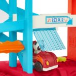 Imagen de Garaje para autos con 3 pisos con autitos Btoys