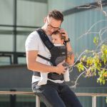 Imagen de Mochila portabebe Black Kikkaboo Bebes