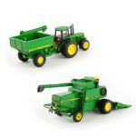 Imagen de Maquinaria para cosecha  agricola 7720 John Deere a escala 1:64