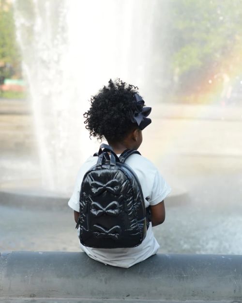 Imagen de Mochila infantil impermeable y vegana-Lazos Black